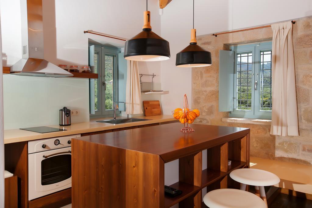 Lithos Guesthouse Kardamili Экстерьер фото